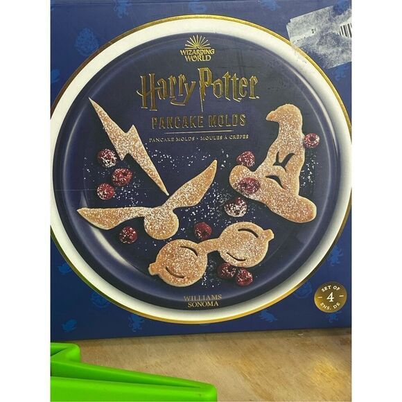 Williams Sonoma Set Of 4 Multicolor Wizarding World Harry Potter Pancake Molds - Picture 5 of 6